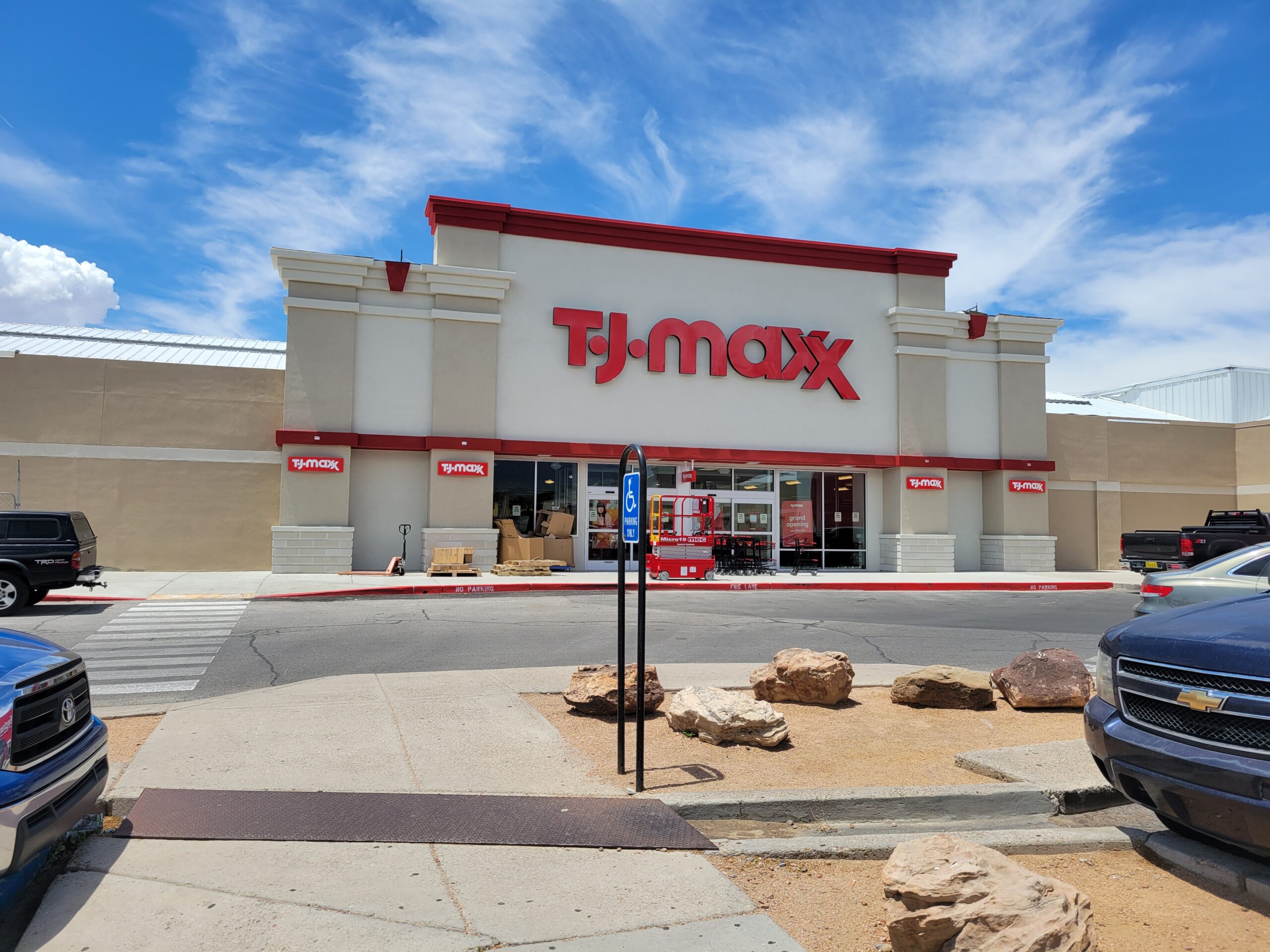 Featured image for “TJ Maxx Montgomery Plaza”